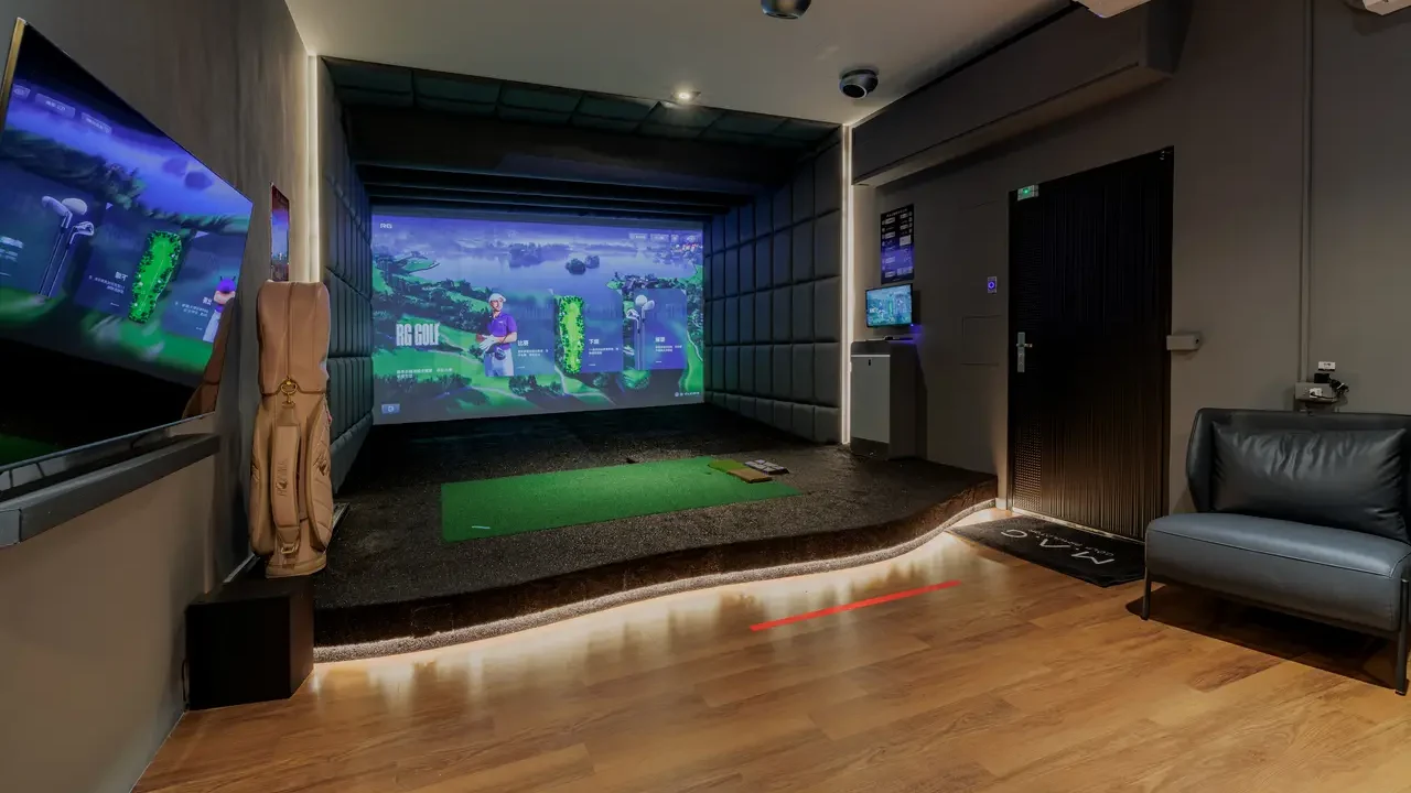 新竹巨城 Hsinchu Big City，室內高爾夫練習場，室內高爾夫模擬器