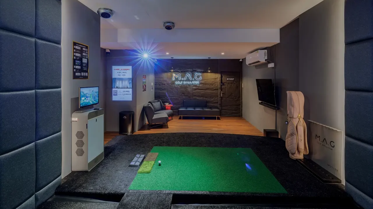 新竹中華 Hsinchu Zhonghua，室內高爾夫練習場，室內高爾夫模擬器